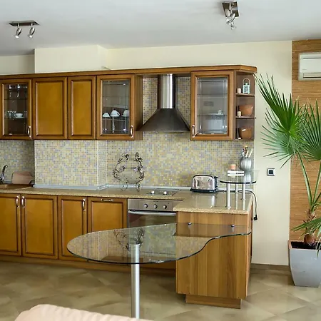 Spacious 2-bd Amazing Beachfront View - Port Апартамент