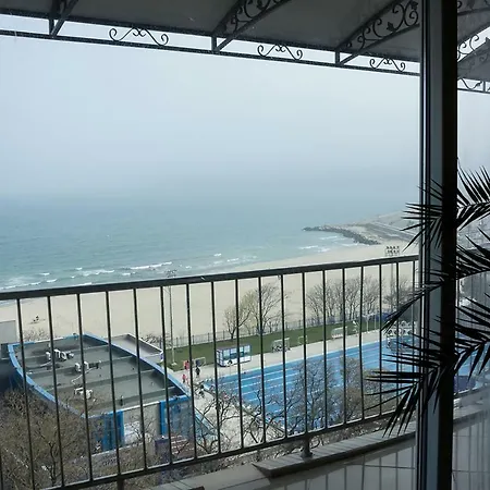 Spacious 2-bd Amazing Beachfront View - Port Апартамент
