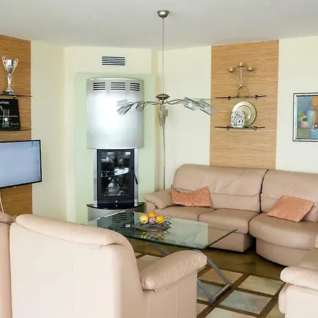 Апартамент Spacious 2-bd Amazing Beachfront View - Port *
