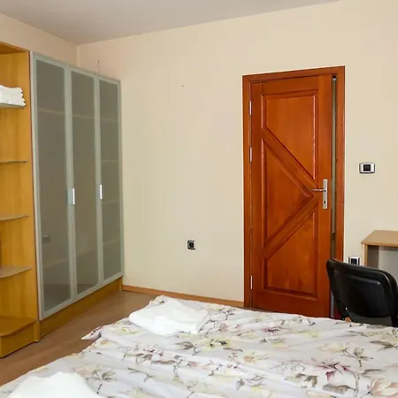 Spacious 2-bd Amazing Beachfront View - Port Апартамент *